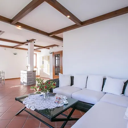 Sleeps 6 Apartment